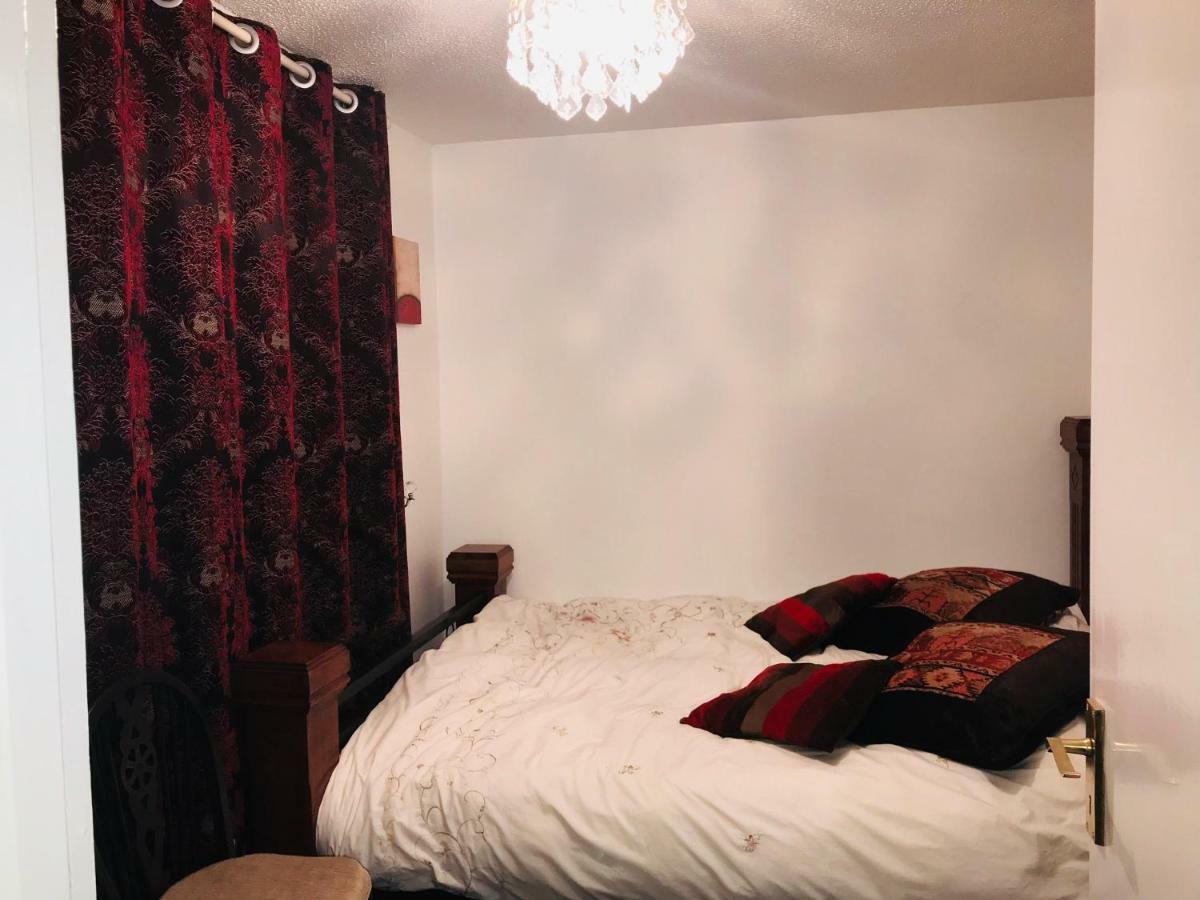 Modern Cosy Room With Private Bathroom Harrow Exteriör bild